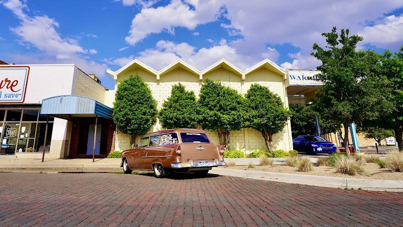 Warrick Plaza Inn