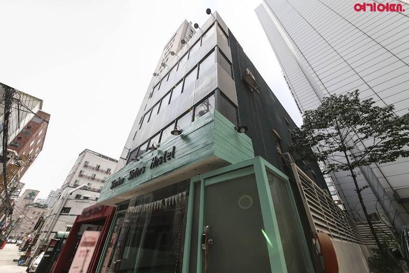 신촌 시스터스 호스텔